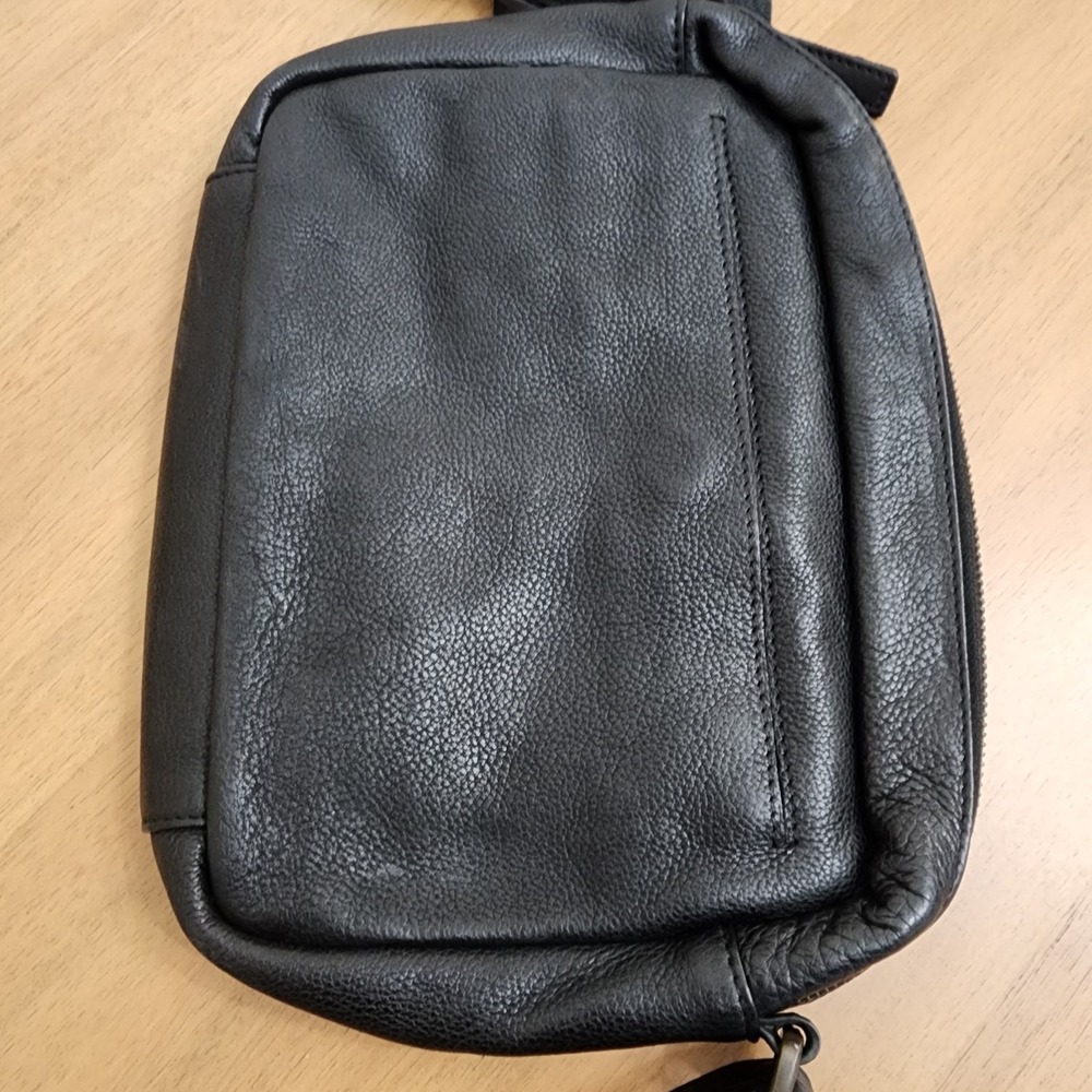Latico Leather -Mojave Handcrafted Leather Crossbody In Black NWT - Picture 6 of 11